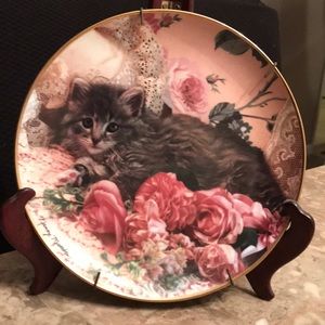 “Bed of Roses” by Nancy Matthews Decorative plate